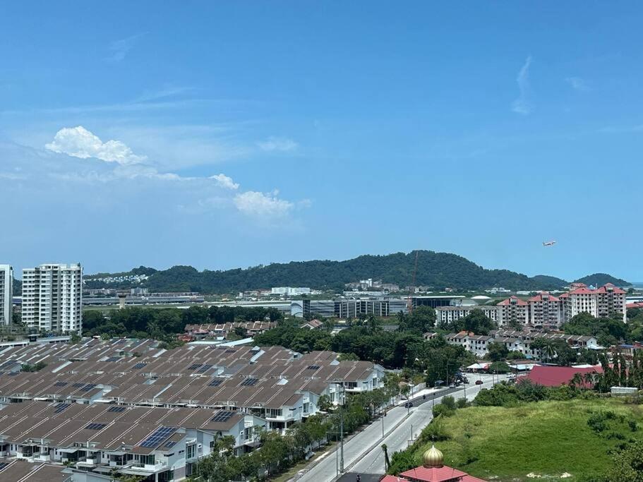 Apartment Fabulous Airport 2br Suite# Straits Intl# Msg Chair Bayan Lepas