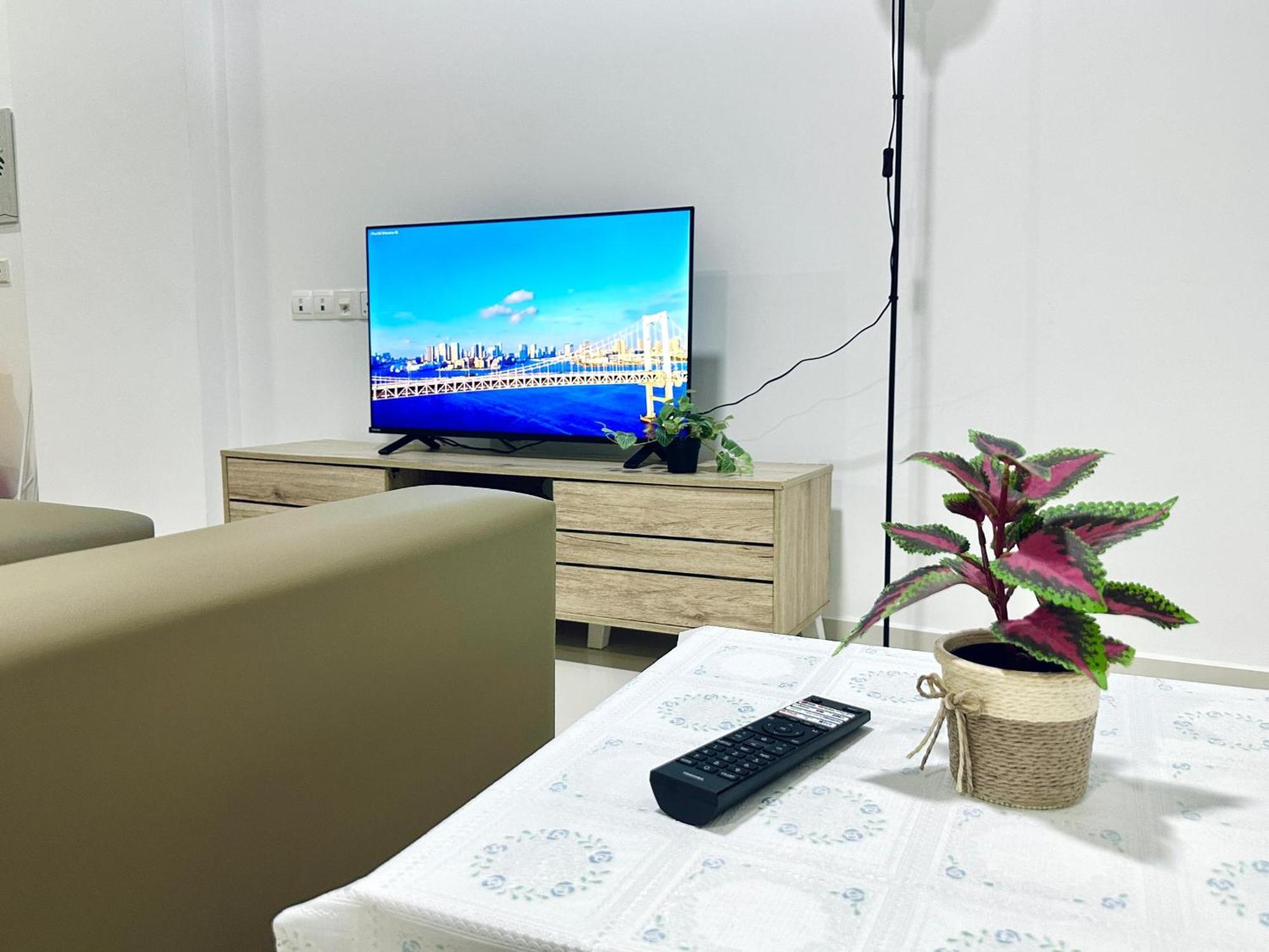 Fabulous Airport 2br Suite# Straits Intl# Msg Chair Bayan Lepas