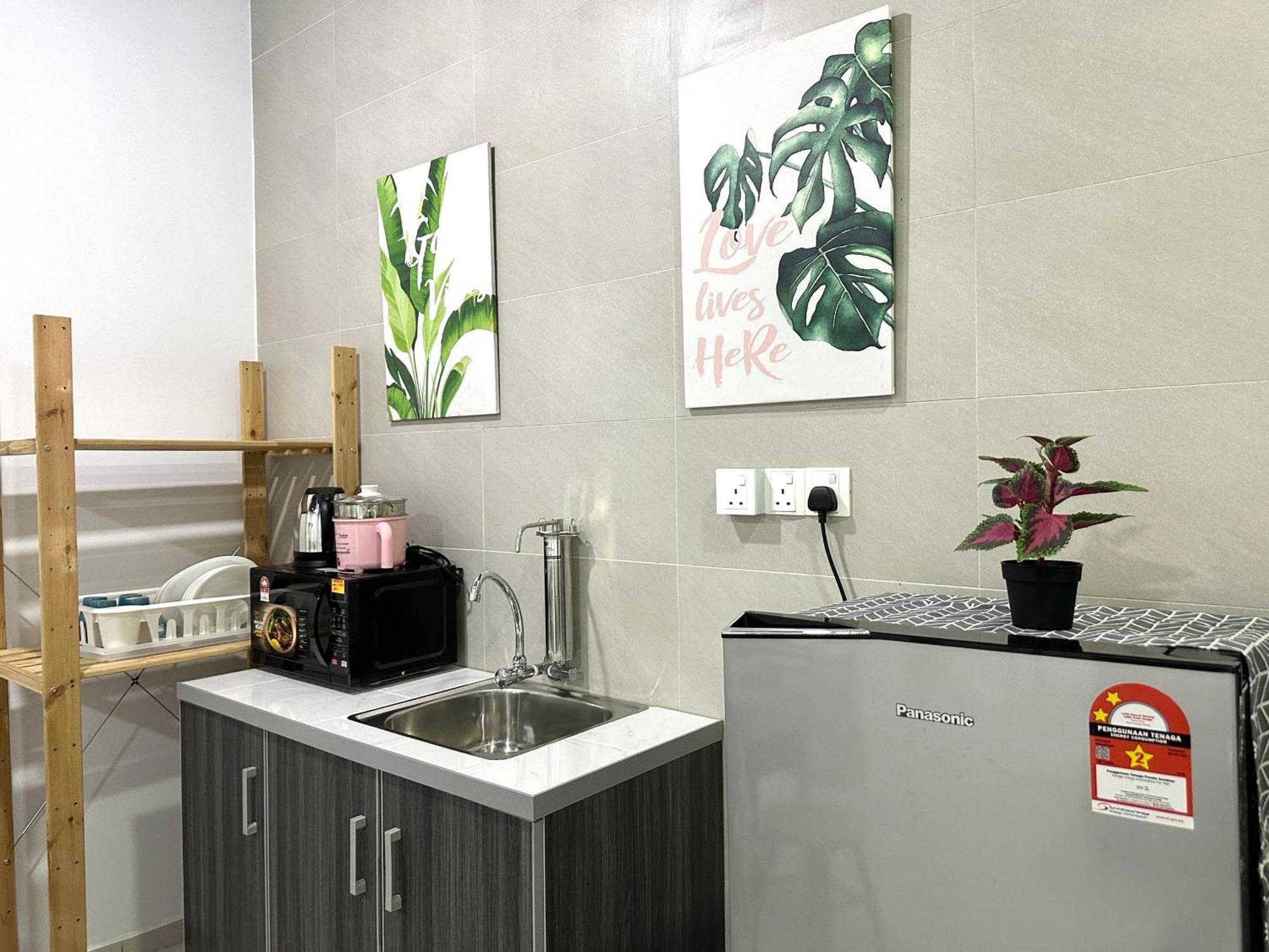 Fabulous Airport 2br Suite# Straits Intl# Msg Chair *
